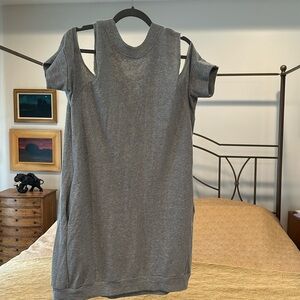 Blanknyc grey crew neck T-shirt dress. Open shoulder sleeves. Pockets. Size L